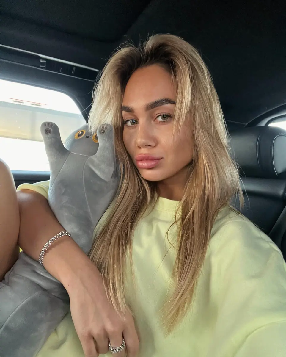 Алеся эскорт в городе Астана