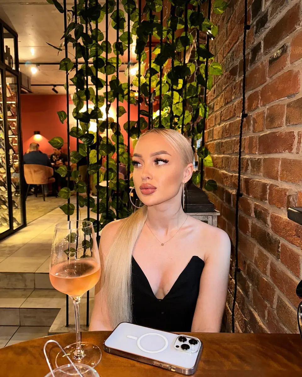 Анжела эскорт в городе Астана