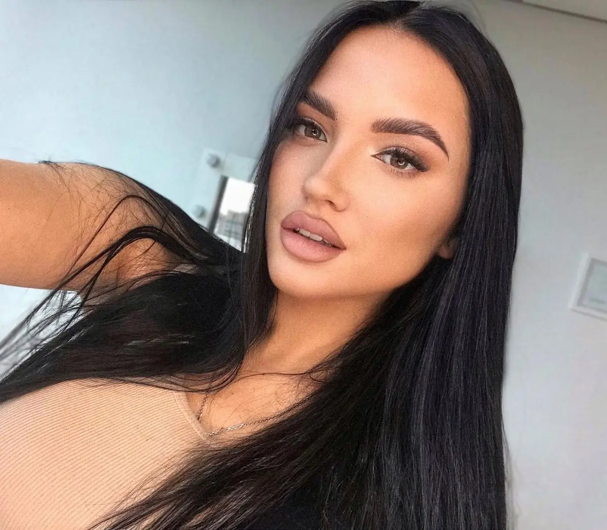 Иза эскорт в городе Астана