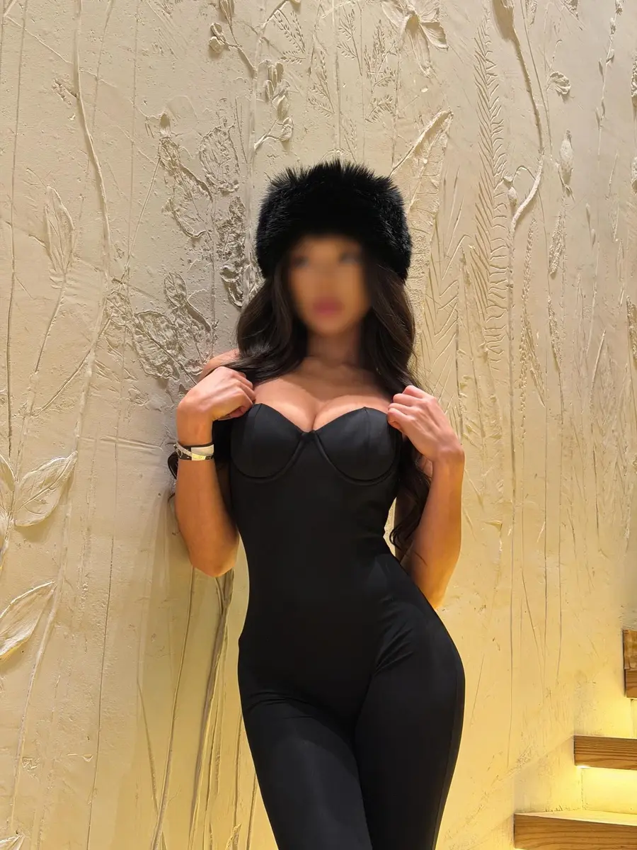 Зарина escort in Алматы